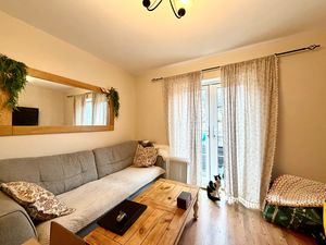 Living Room- click for photo gallery